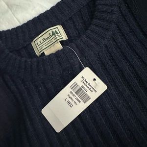 Lambs Wool Navy Blue Men’s crewneck Sweater - NWT